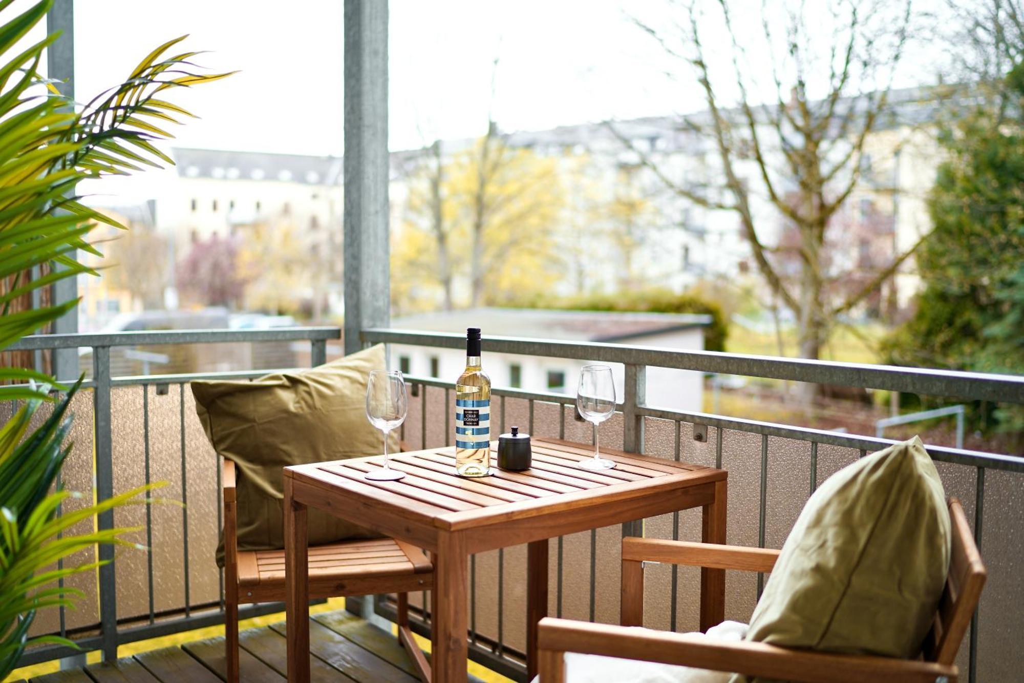 Edler Wohnraum Schlossteich-Suite 3 Sz Mit Zwei Balkonen, Kaffeevollautomat, Kamin, Klima, Lift & Zwei Parkplaetzen Хемніц Екстер'єр фото